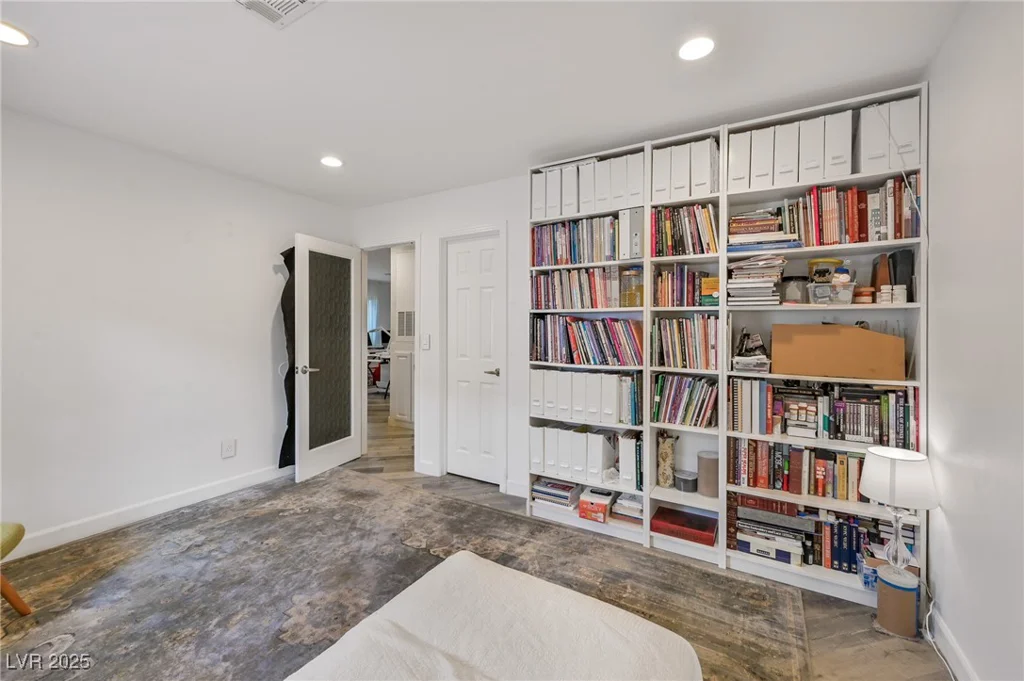 2128 Bavington, Las Vegas, NV 89108