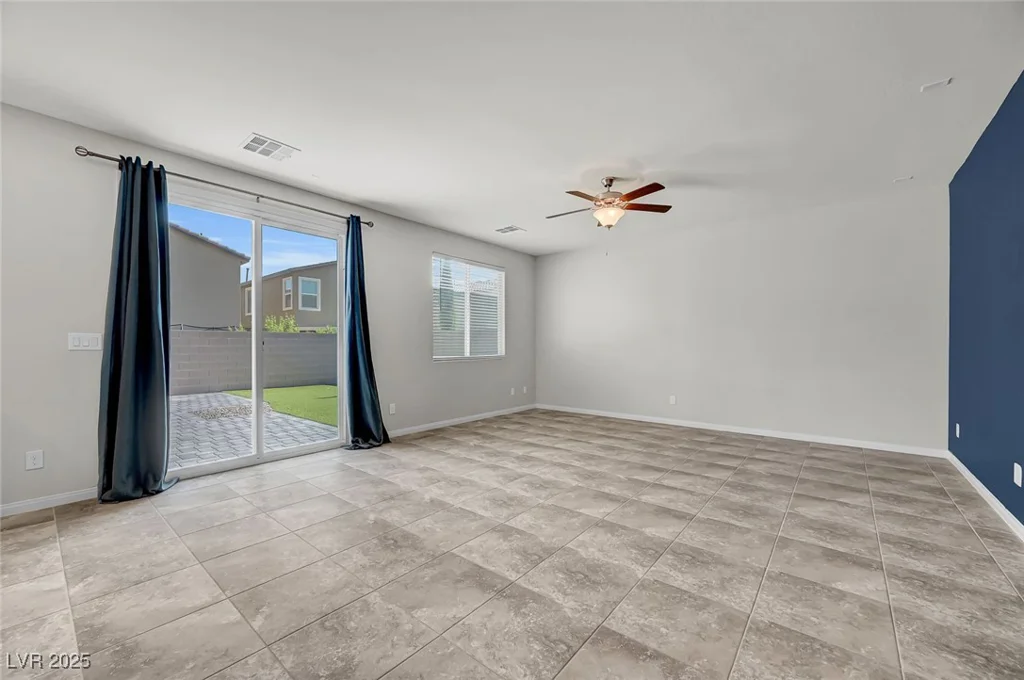 4527 Solitude Falls, North Las Vegas, NV 89084