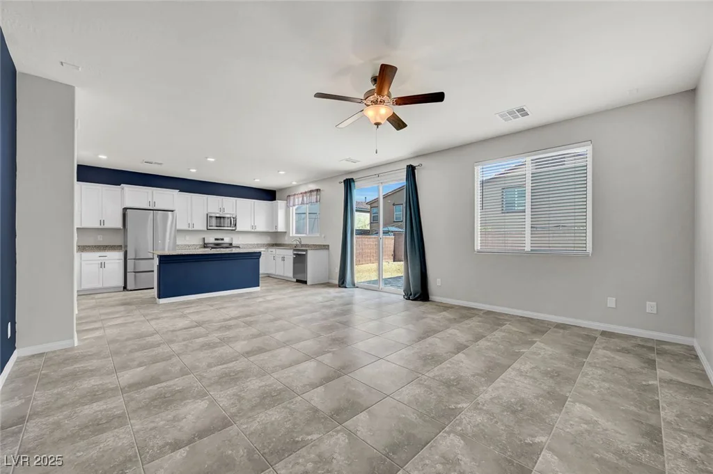 4527 Solitude Falls, North Las Vegas, NV 89084
