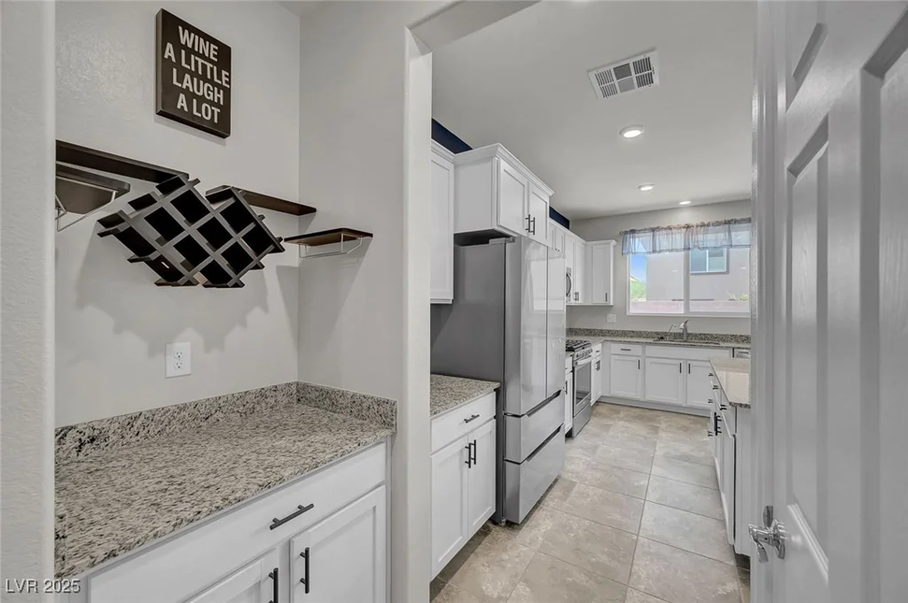 4527 Solitude Falls, North Las Vegas, NV 89084