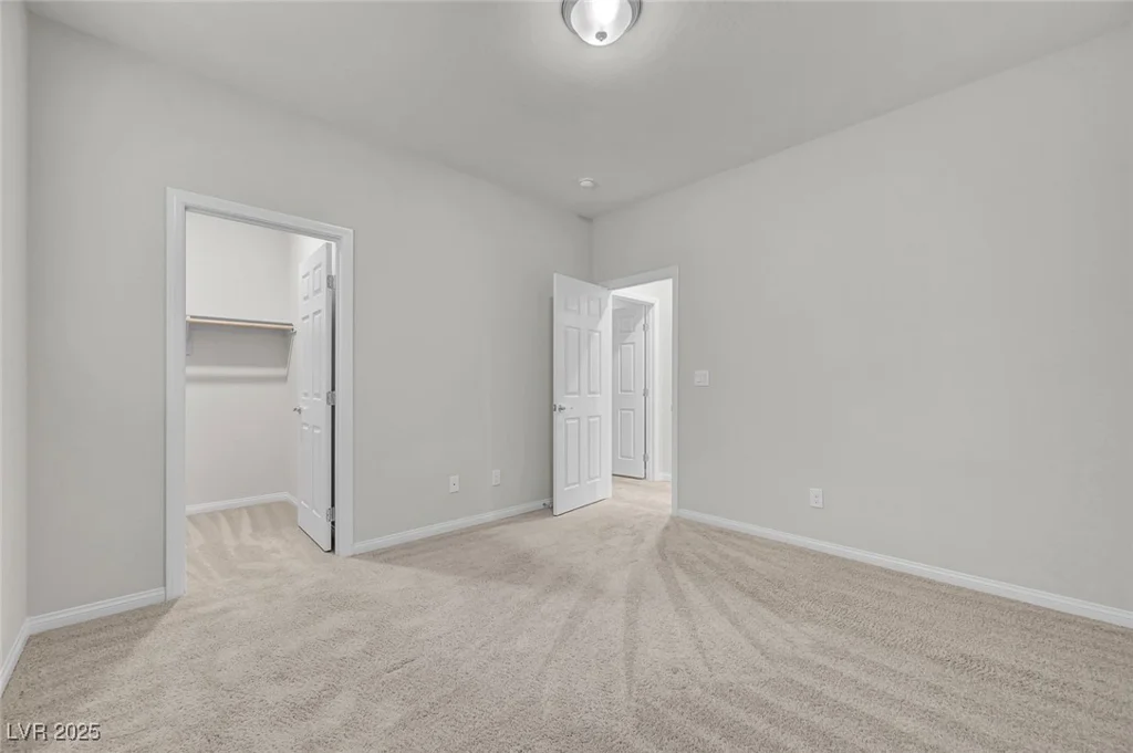 4527 Solitude Falls, North Las Vegas, NV 89084