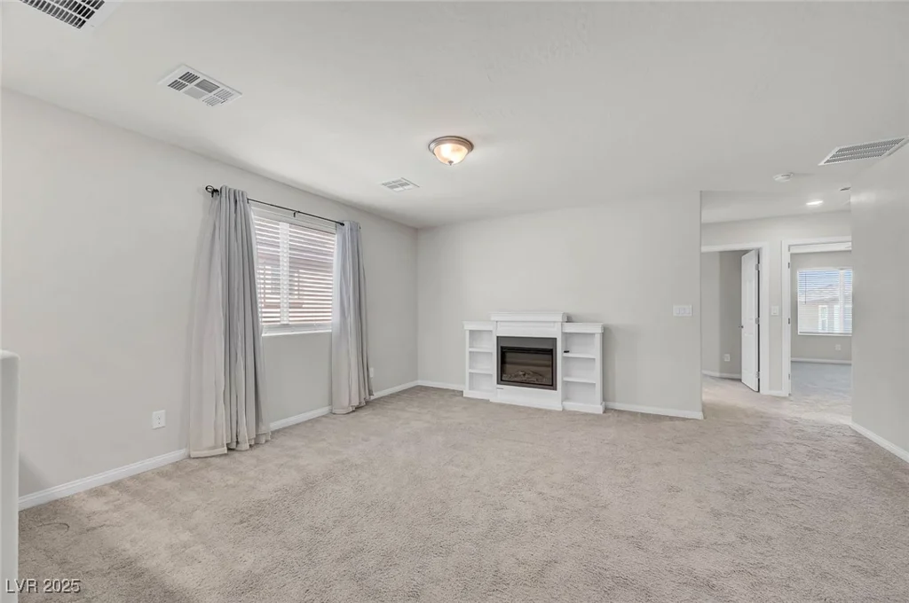 4527 Solitude Falls, North Las Vegas, NV 89084