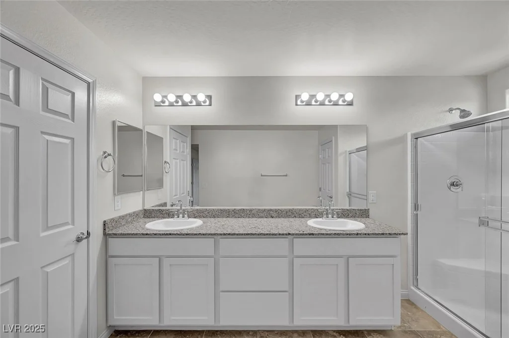 4527 Solitude Falls, North Las Vegas, NV 89084