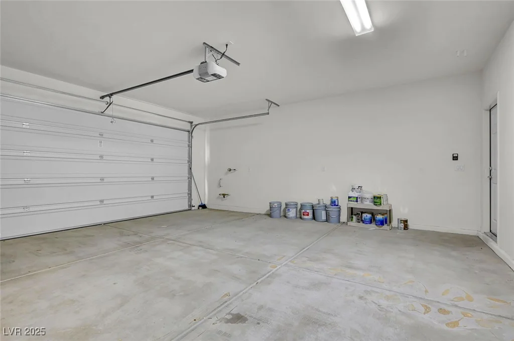 4527 Solitude Falls, North Las Vegas, NV 89084