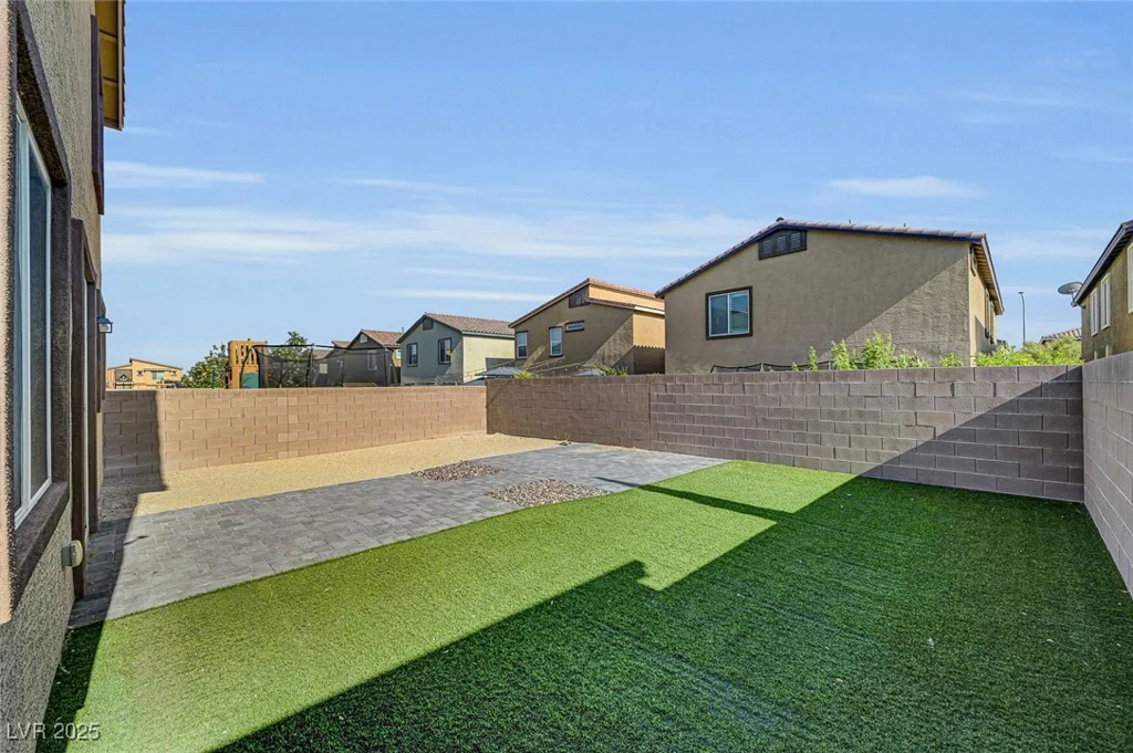 4527 Solitude Falls, North Las Vegas, NV 89084