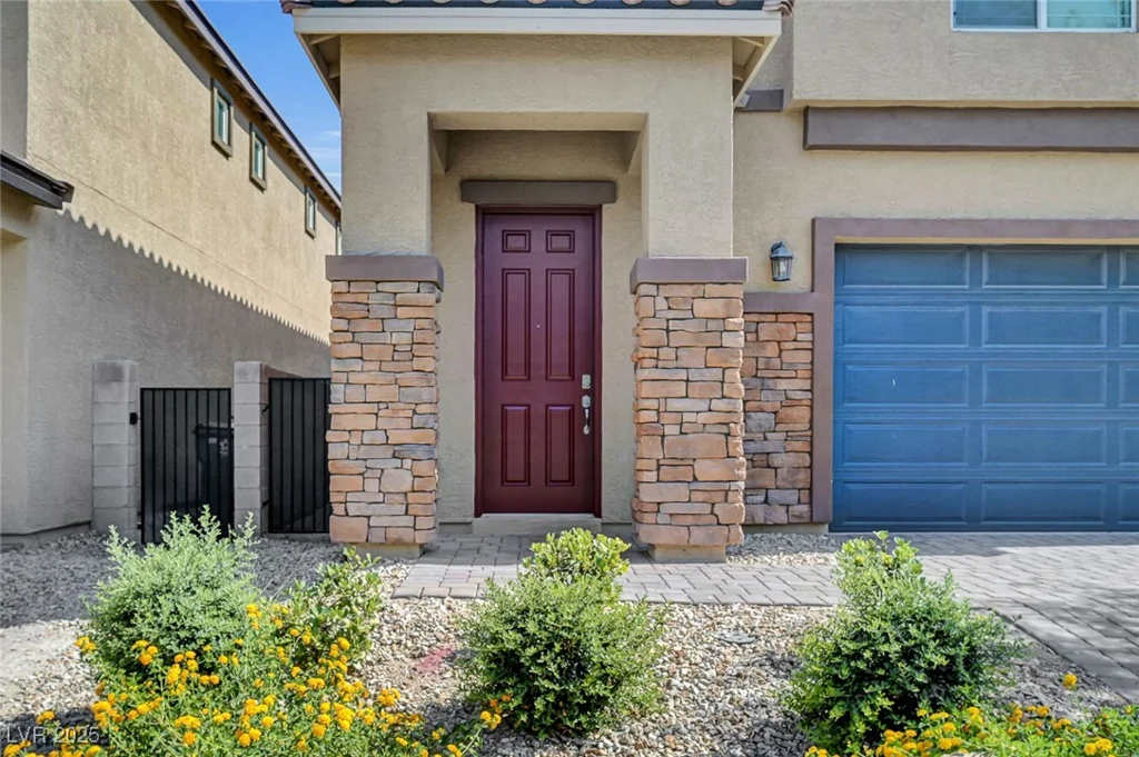 4527 Solitude Falls, North Las Vegas, NV 89084