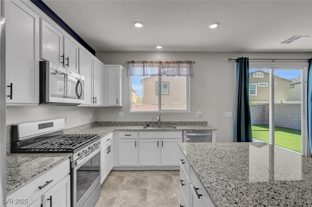 4527 Solitude Falls, North Las Vegas, NV 89084