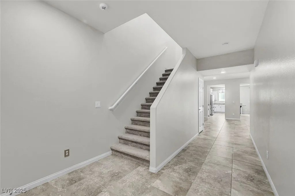 4527 Solitude Falls, North Las Vegas, NV 89084