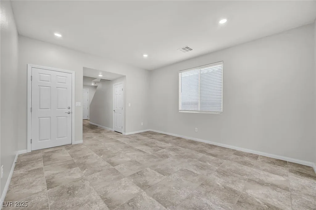 4527 Solitude Falls, North Las Vegas, NV 89084
