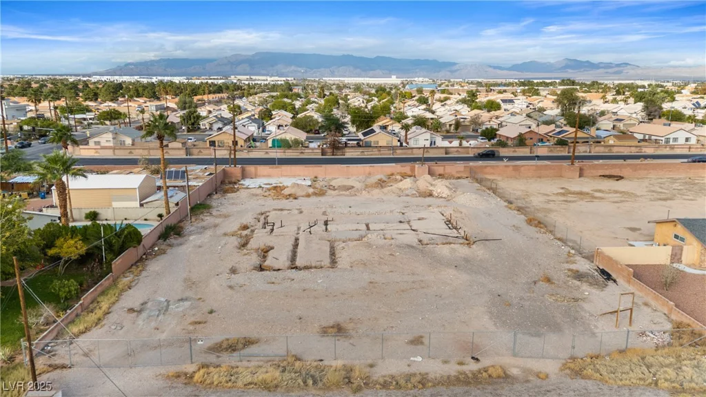 2010 Goldhill, Las Vegas, NV 89106