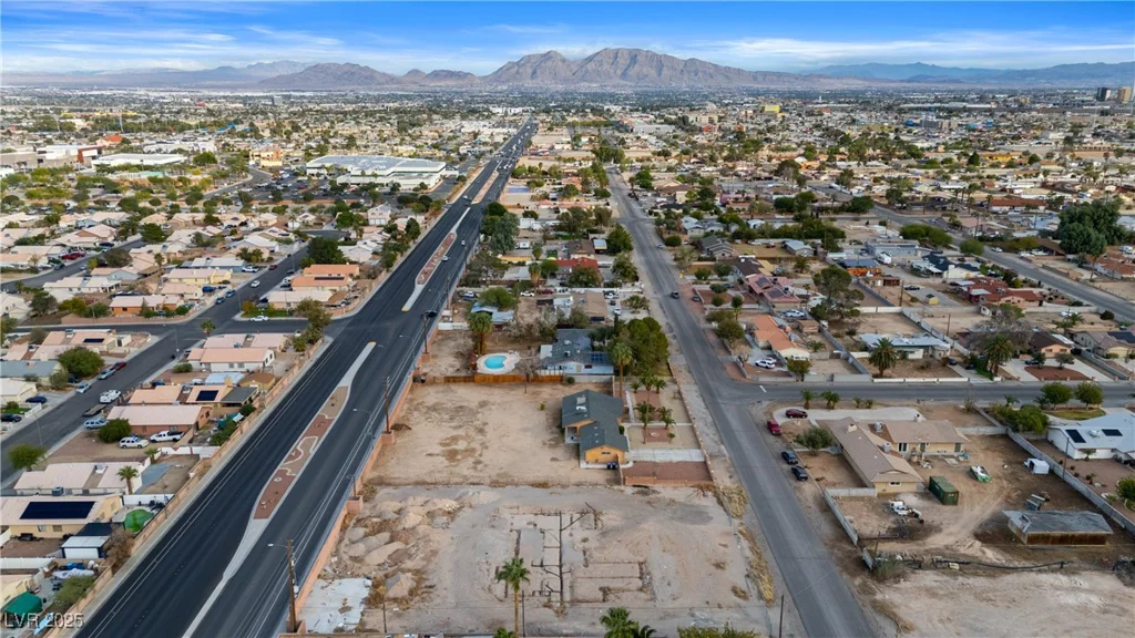 2010 Goldhill, Las Vegas, NV 89106