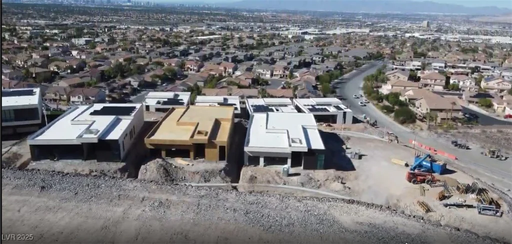1192 Royal Tesla, Henderson, NV 89012