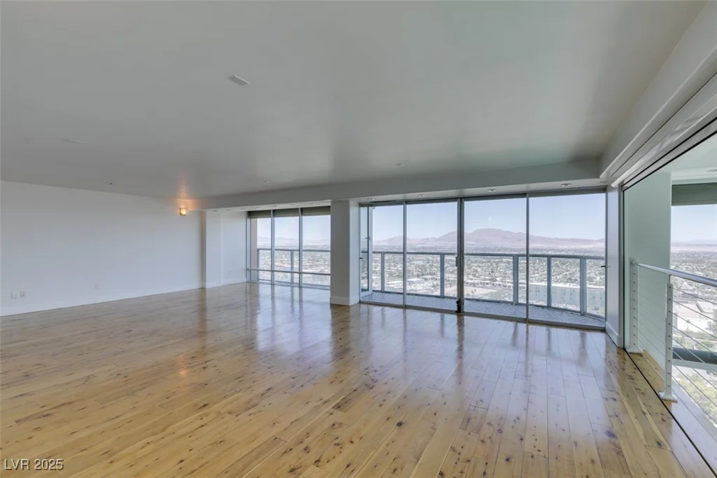 3111 Bel Air, Las Vegas, NV 89109