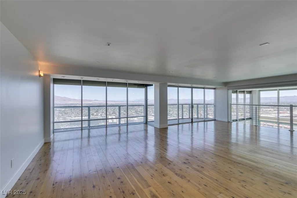3111 Bel Air, Las Vegas, NV 89109