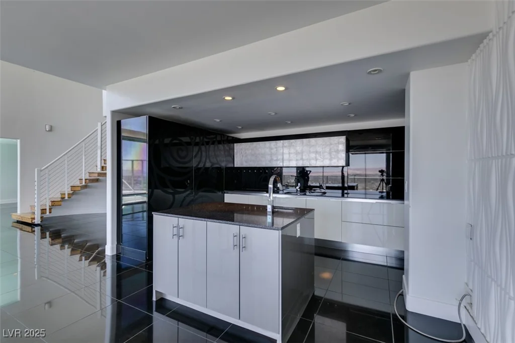 3111 Bel Air, Las Vegas, NV 89109