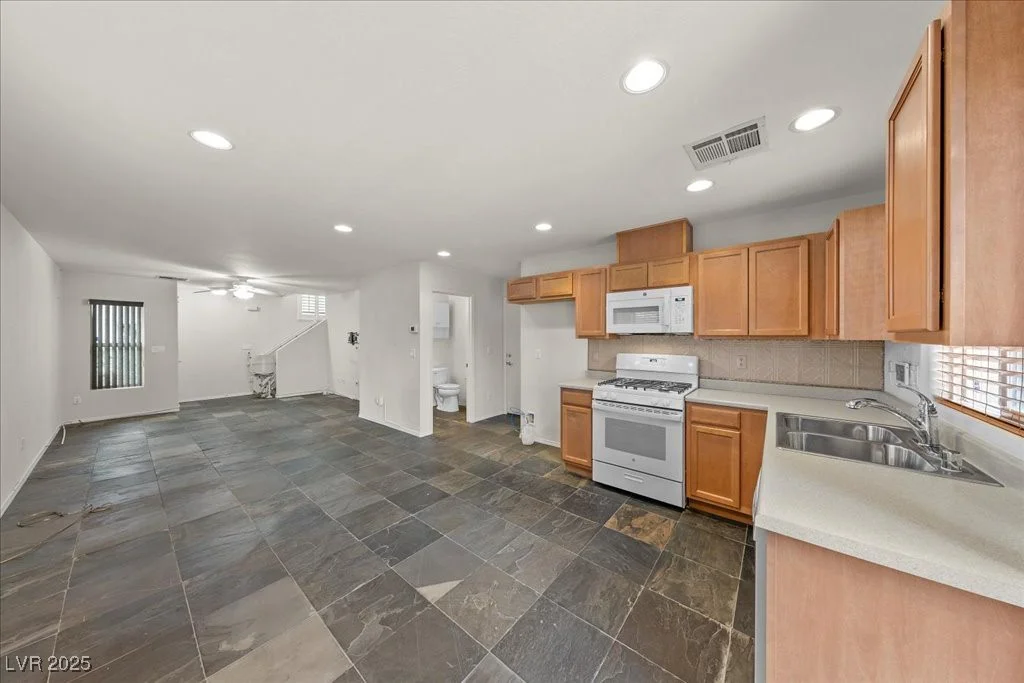 5240 Fire Night, Las Vegas, NV 89122
