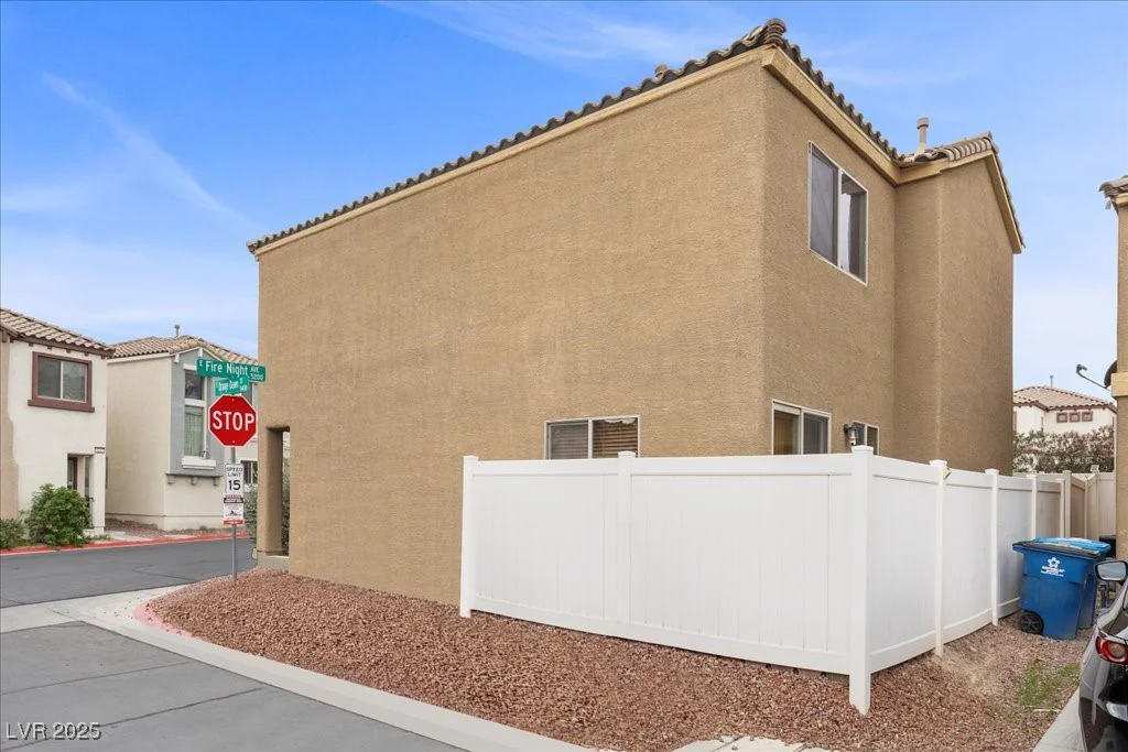 5240 Fire Night, Las Vegas, NV 89122