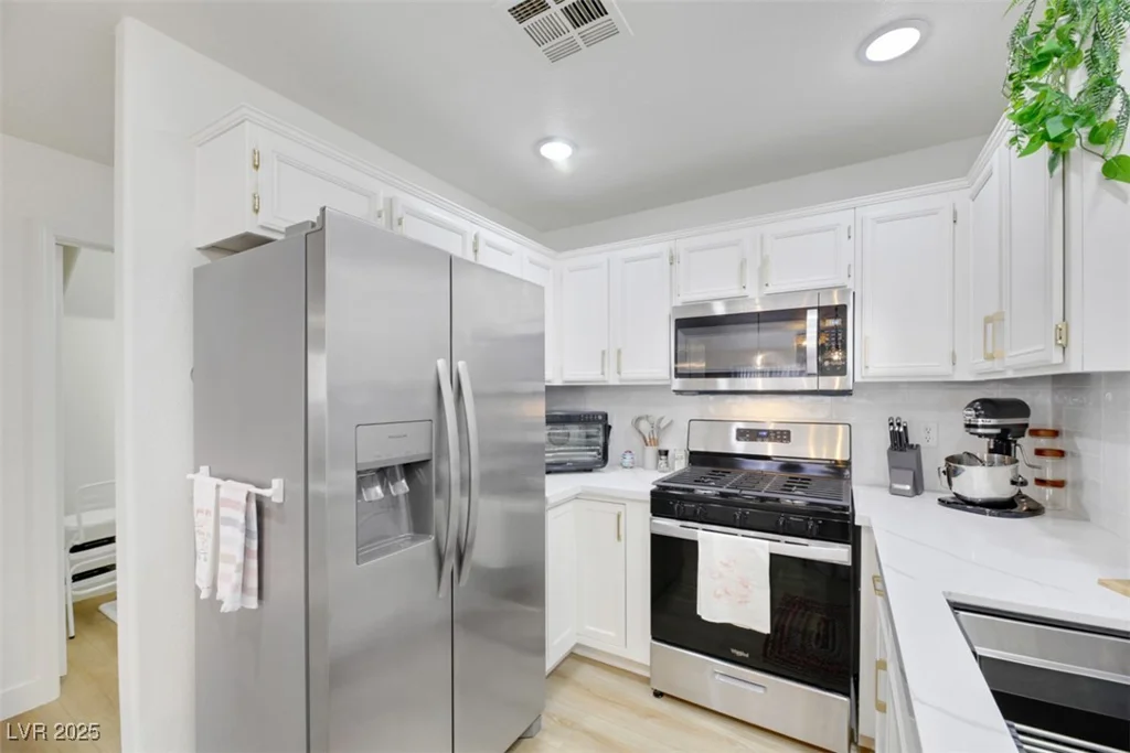 2097 Audrey Hepburn, Las Vegas, NV 89142