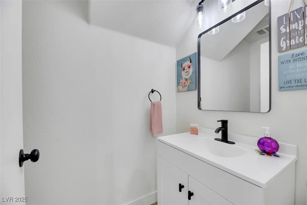 2097 Audrey Hepburn, Las Vegas, NV 89142