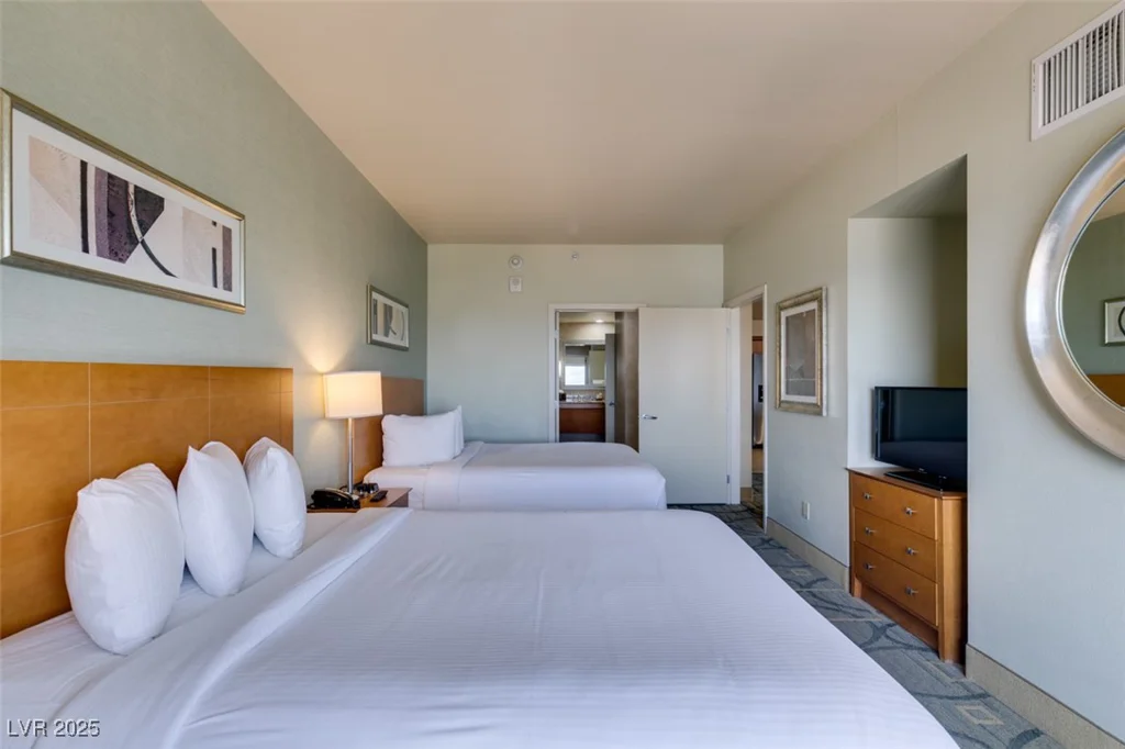 211 FLAMINGO, Las Vegas, NV 89169