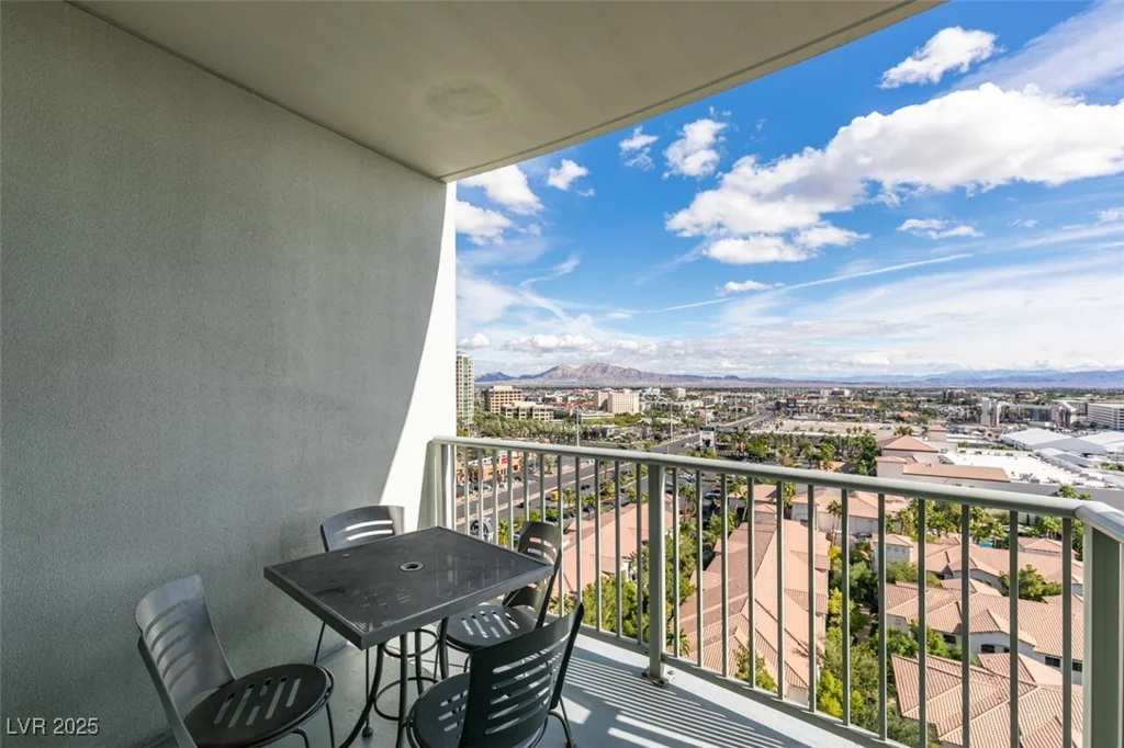 211 FLAMINGO, Las Vegas, NV 89169