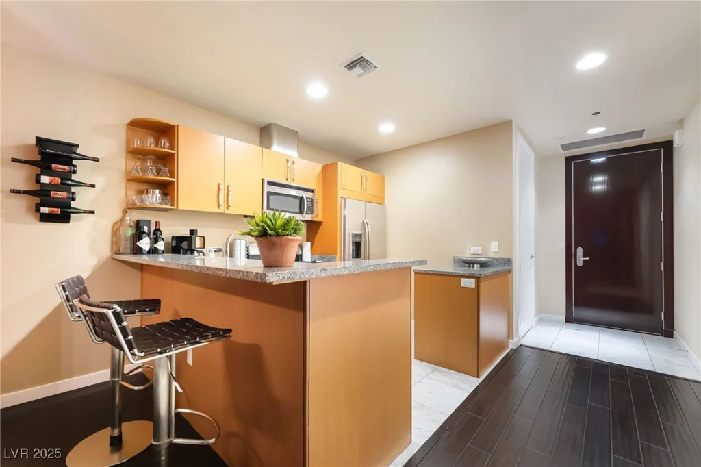 4525 Dean Martin, Las Vegas, NV 89103