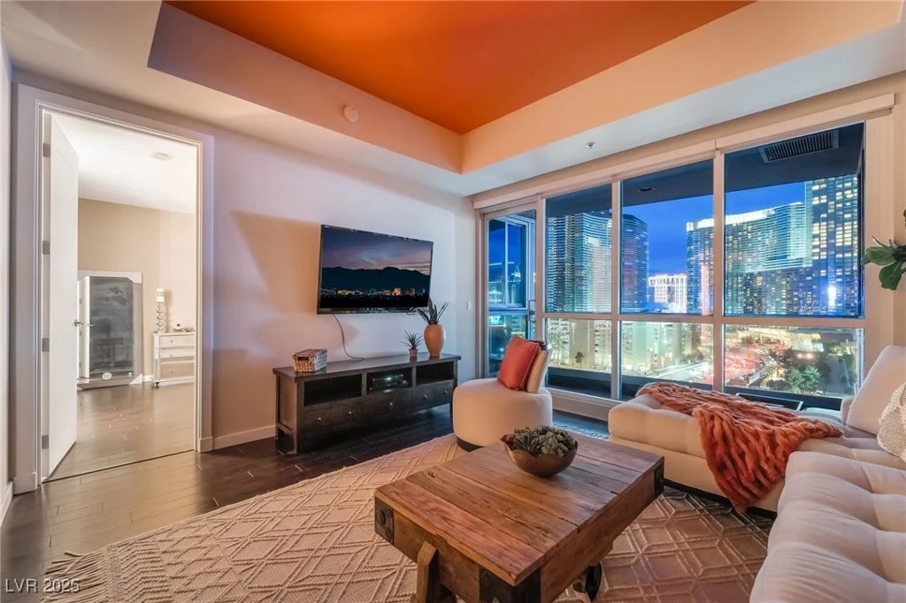 4525 Dean Martin, Las Vegas, NV 89103