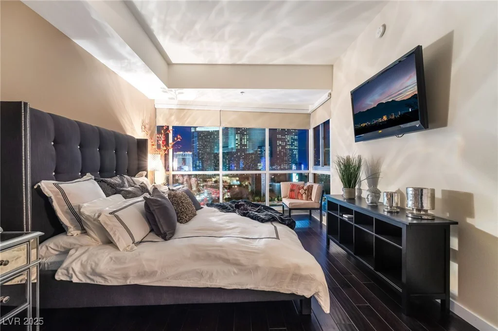 4525 Dean Martin, Las Vegas, NV 89103