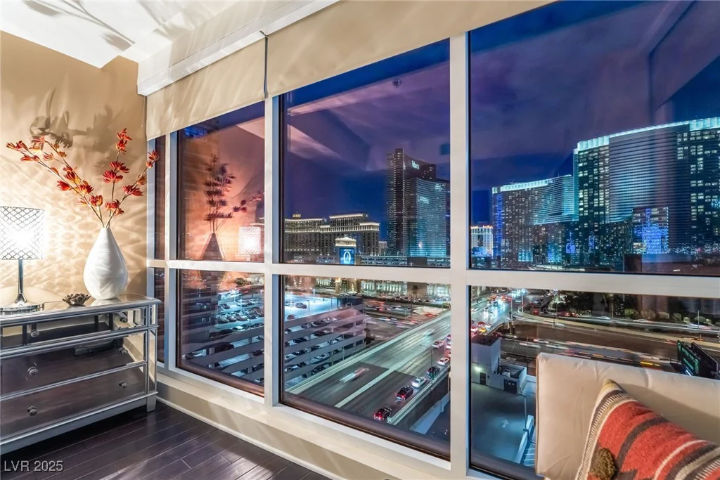 4525 Dean Martin, Las Vegas, NV 89103