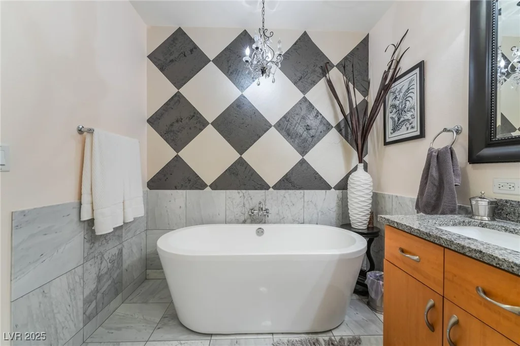 4525 Dean Martin, Las Vegas, NV 89103