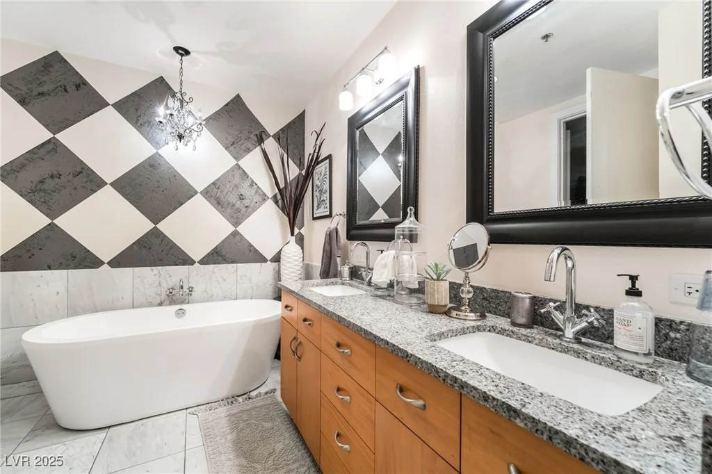 4525 Dean Martin, Las Vegas, NV 89103