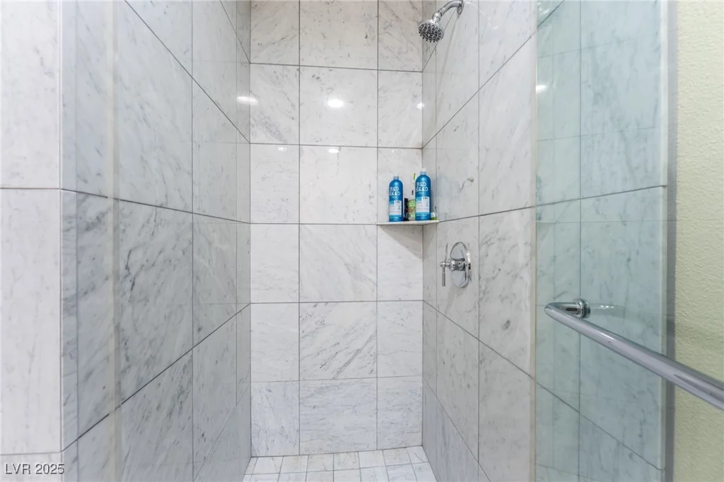 4525 Dean Martin, Las Vegas, NV 89103