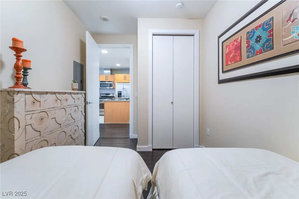 4525 Dean Martin, Las Vegas, NV 89103