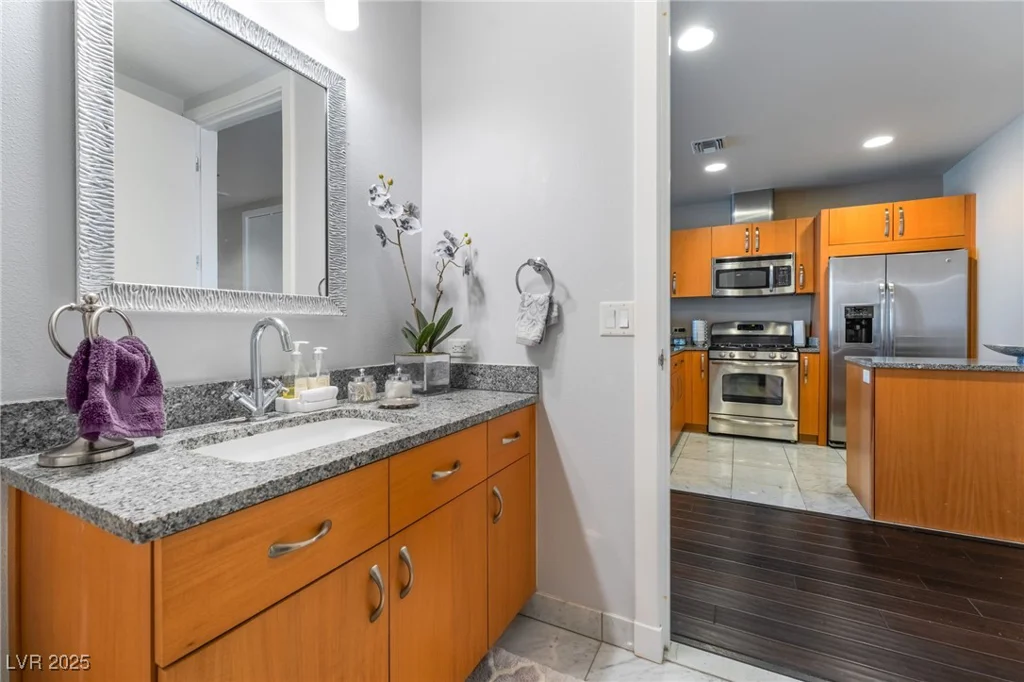 4525 Dean Martin, Las Vegas, NV 89103