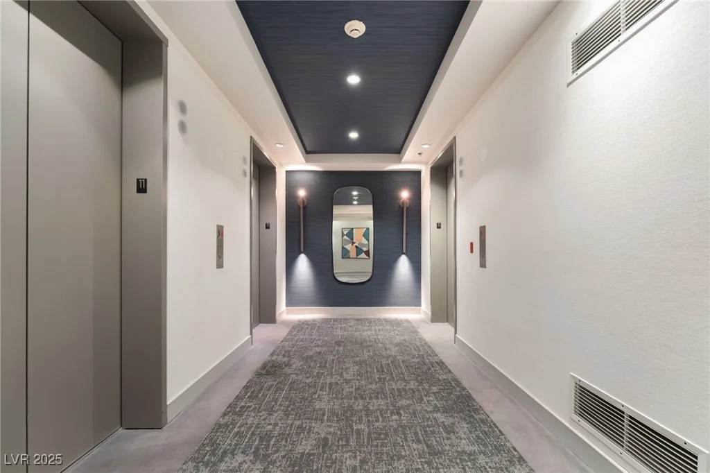 4525 Dean Martin, Las Vegas, NV 89103