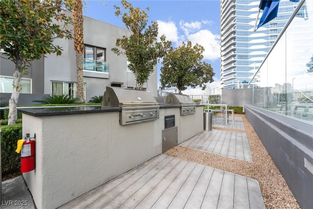 4525 Dean Martin, Las Vegas, NV 89103