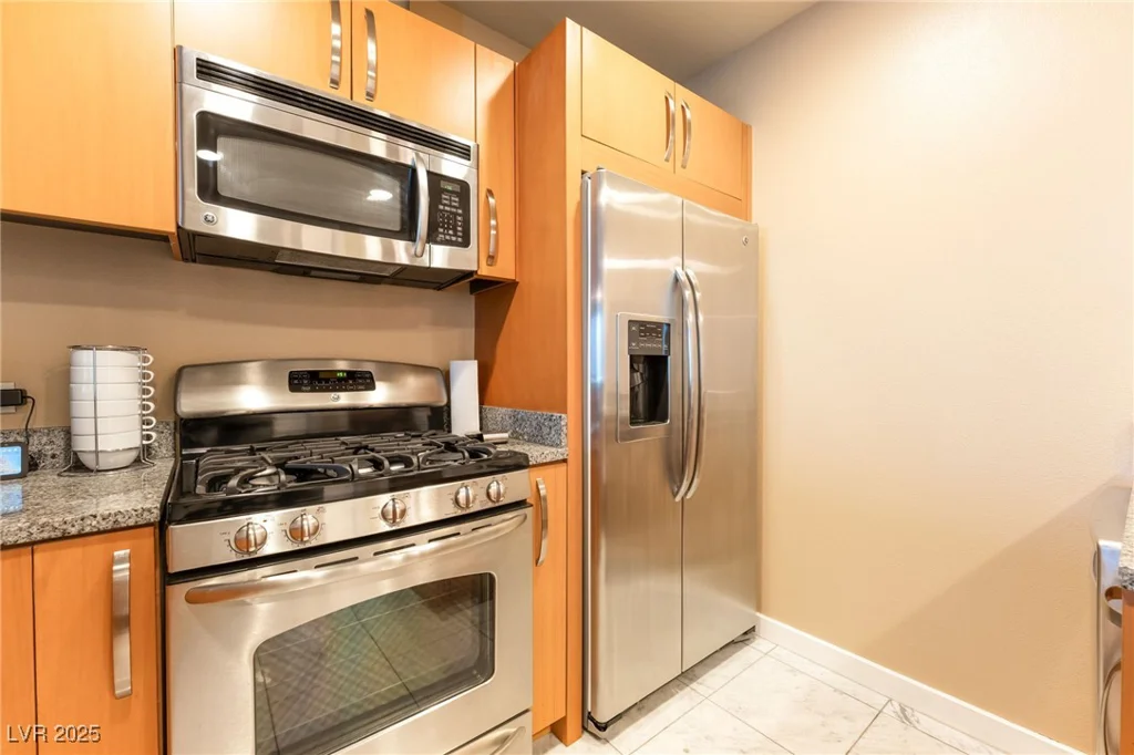 4525 Dean Martin, Las Vegas, NV 89103