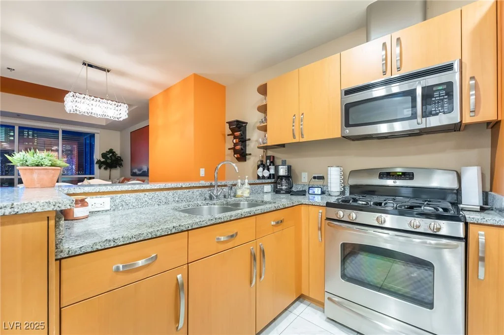4525 Dean Martin, Las Vegas, NV 89103