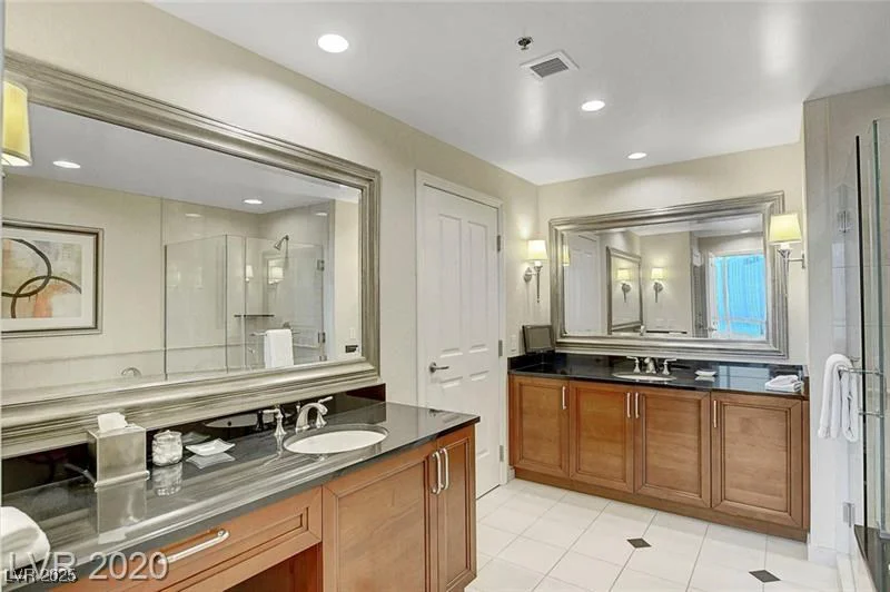 145 HARMON, Las Vegas, NV 89109