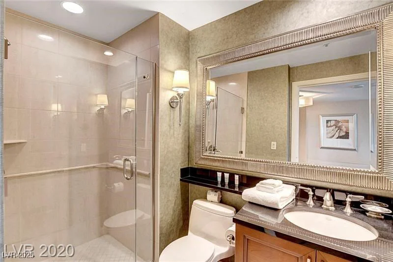 145 HARMON, Las Vegas, NV 89109