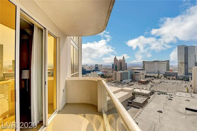 145 HARMON, Las Vegas, NV 89109