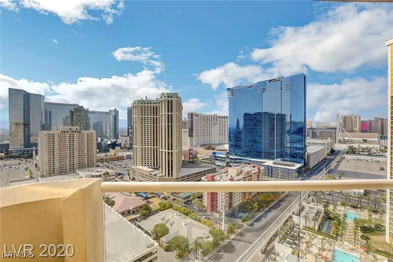 145 HARMON, Las Vegas, NV 89109