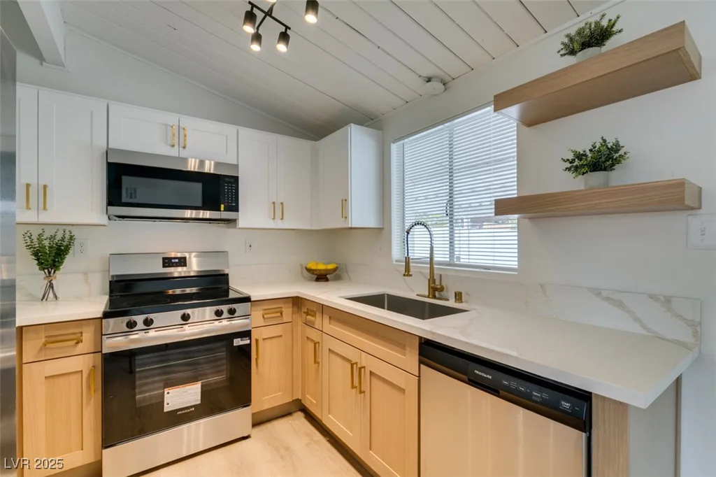 121 21st, Las Vegas, NV 89101