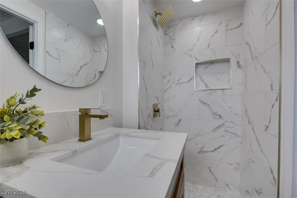 121 21st, Las Vegas, NV 89101