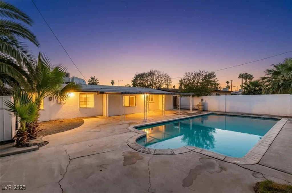 121 21st, Las Vegas, NV 89101