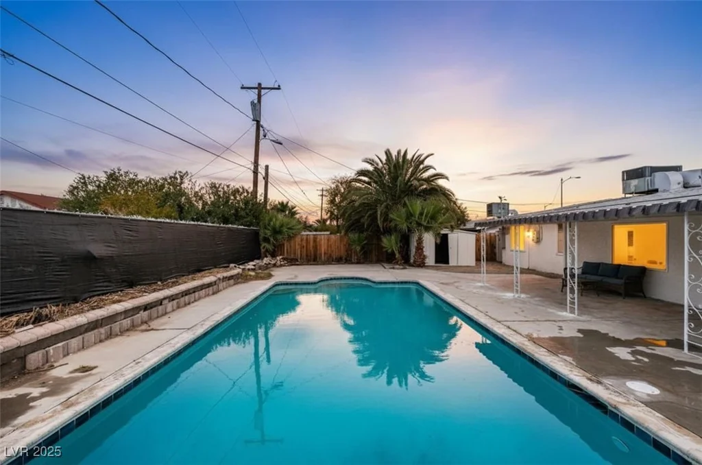 121 21st, Las Vegas, NV 89101