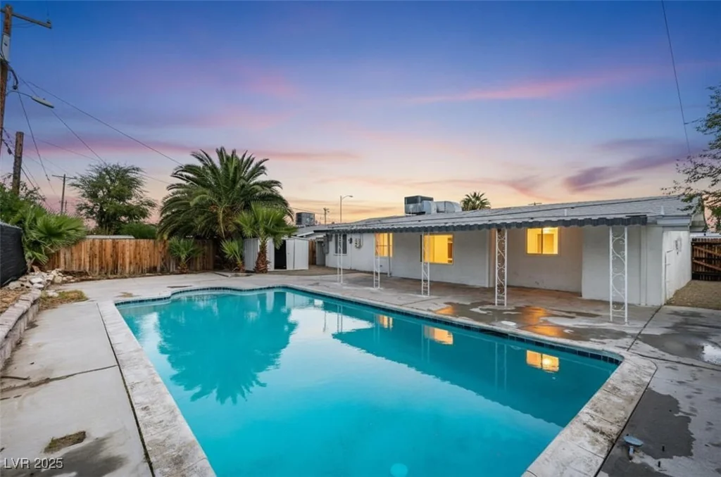 121 21st, Las Vegas, NV 89101