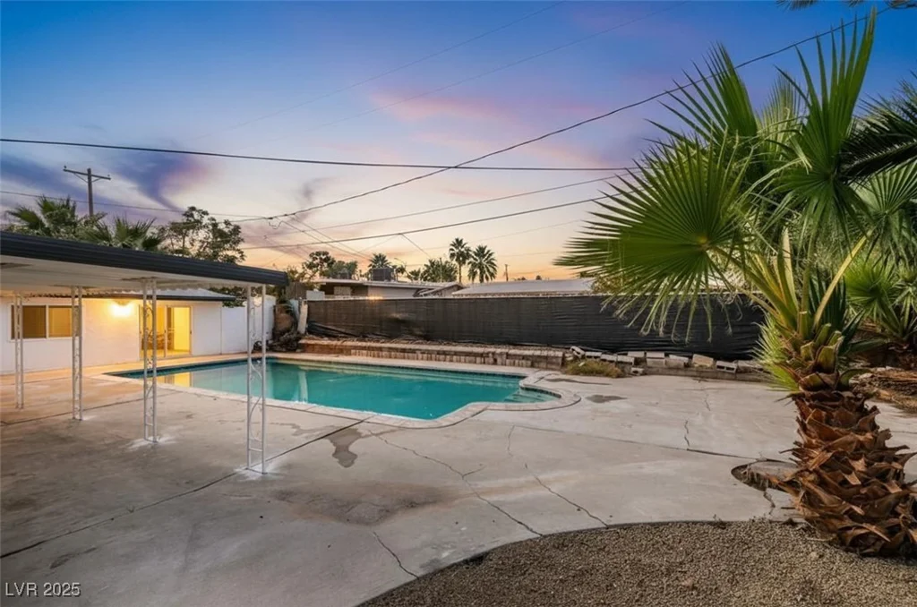 121 21st, Las Vegas, NV 89101