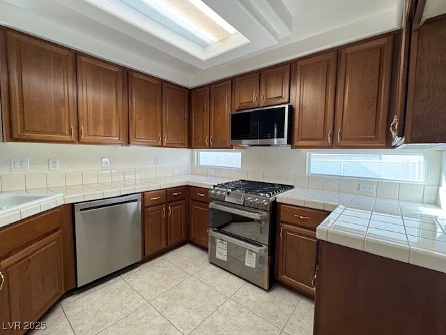 9495 Lenox Crater, Las Vegas, NV 89148