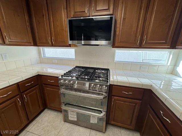 9495 Lenox Crater, Las Vegas, NV 89148